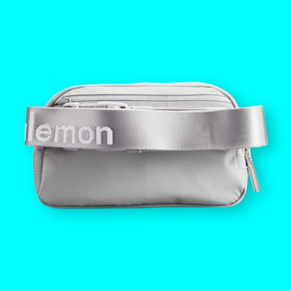 SOLD. NWT LULULEMON Silver Everywhere Belt Bag - Picture 2 of 6